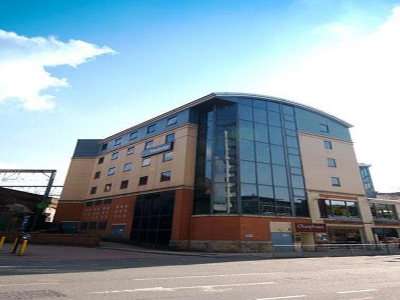 Travelodge Leeds Central Exteriör bild