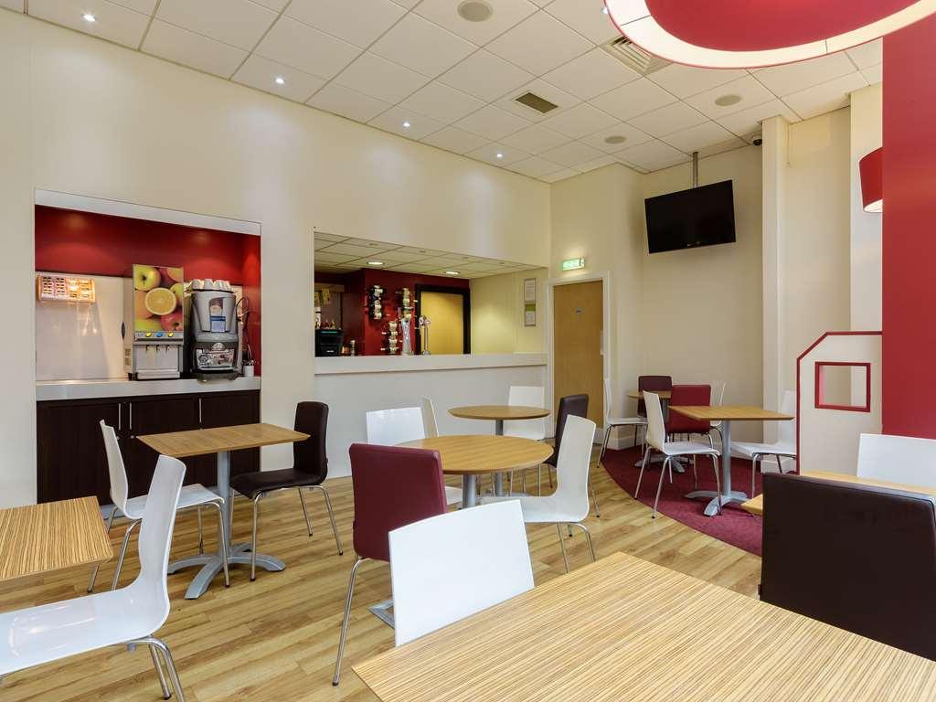 Travelodge Leeds Central Restaurang bild