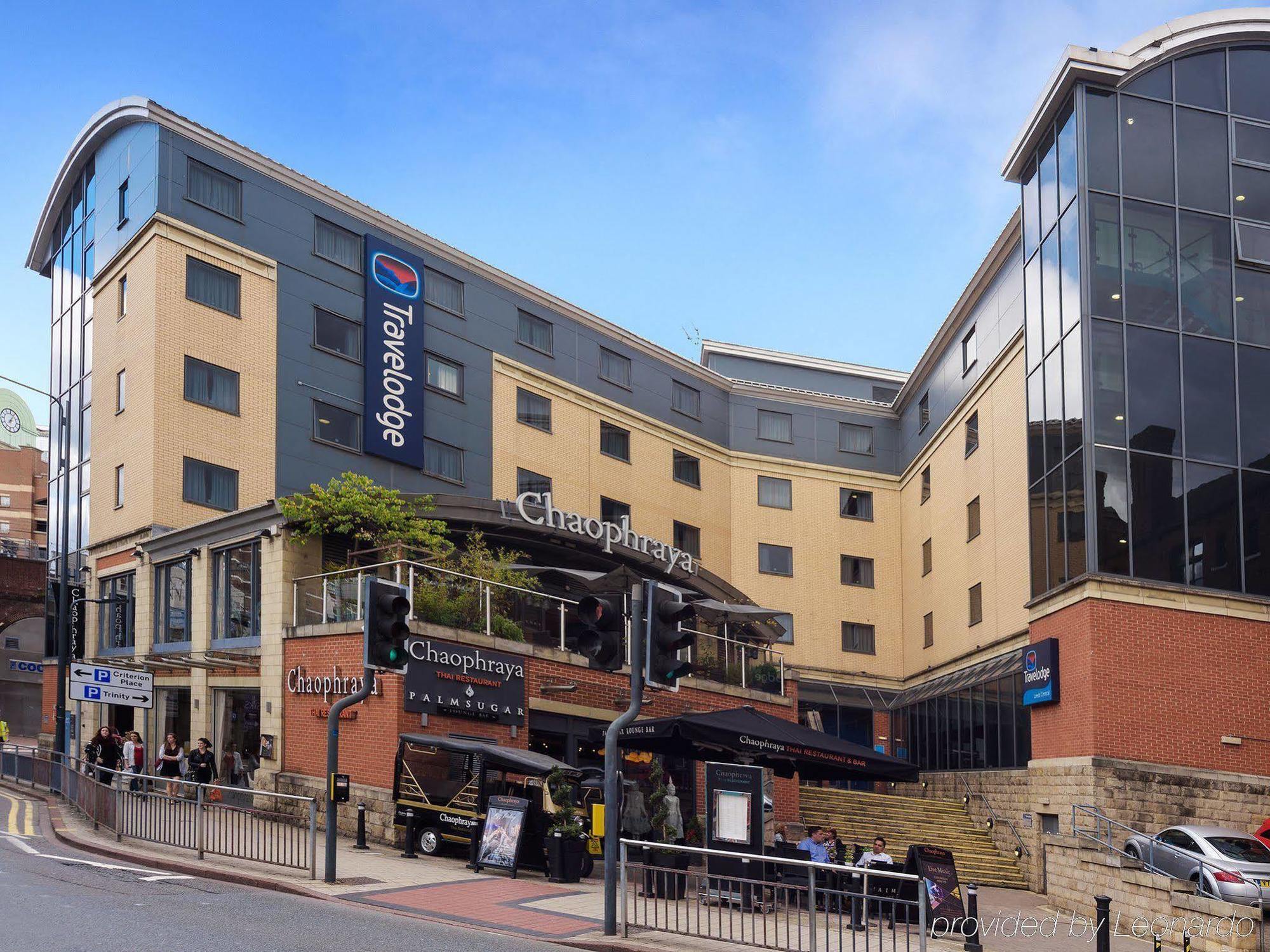 Travelodge Leeds Central Exteriör bild